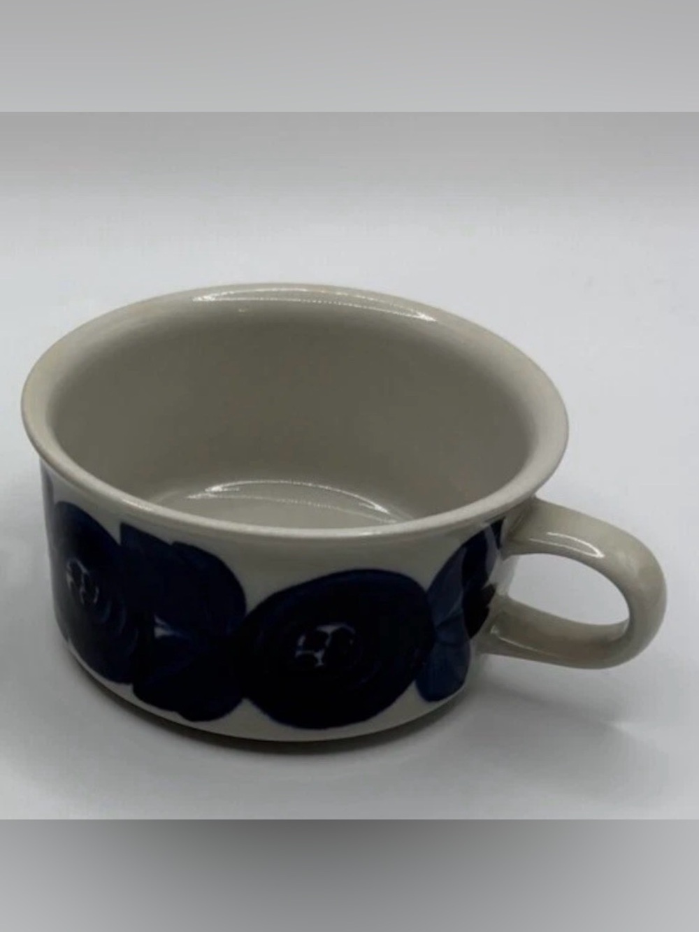 VTG MCM Arabia  Finland Flat Tea Cup ONLY Blue Anemone Ulla Procope Signed 7 Ozs